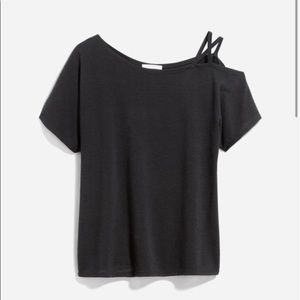 NWOT Women’s Cross Shoulder Top